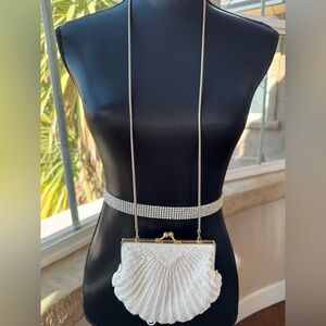 Vintage Beaded White Scalloped Clam Shell Crossbody Clutch Purse